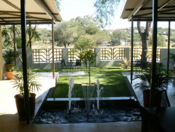Elegant Guesthouse - garden